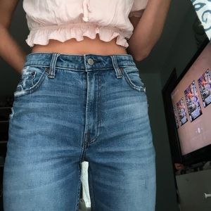 Abercrombie Cropped Jeans size 27 or size 4